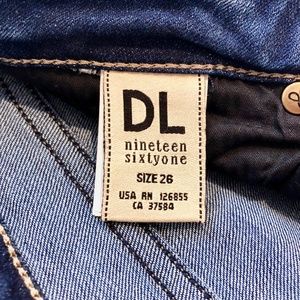 DL 1961 Riley Boy Friend jeans; Chambers Wash